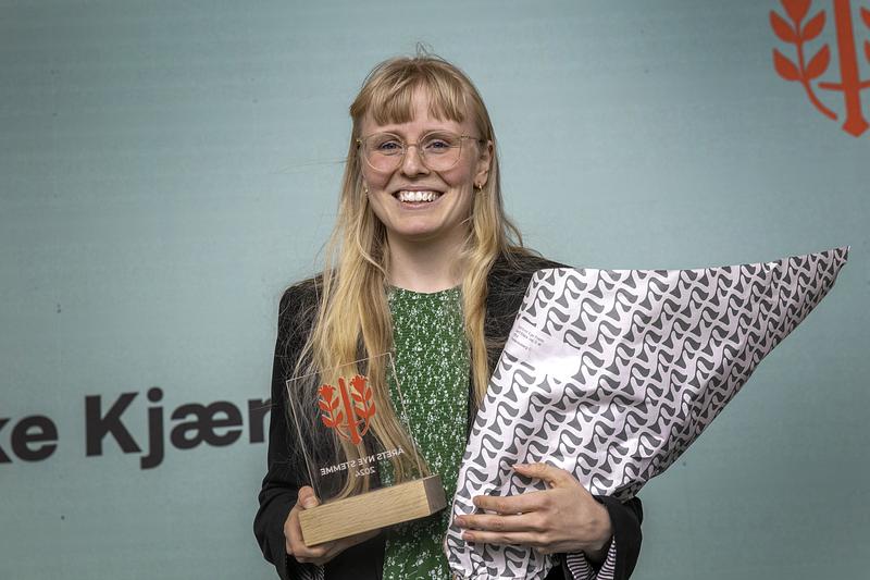Ung aktivist vinder ny talepris for ’Årets Nye Stemme’